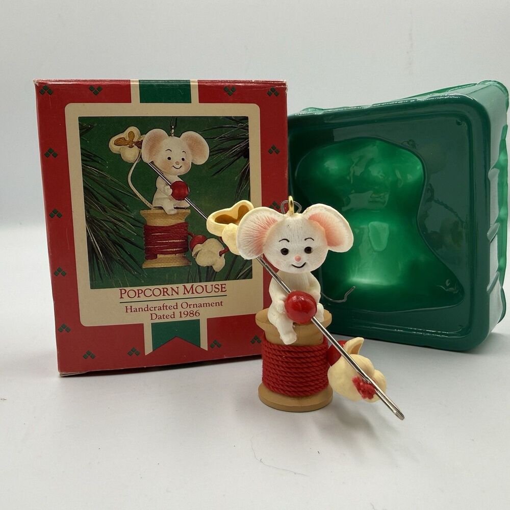 1986 Christmas Hallmark Ornament Popcorn Mouse Making Garland QX4213